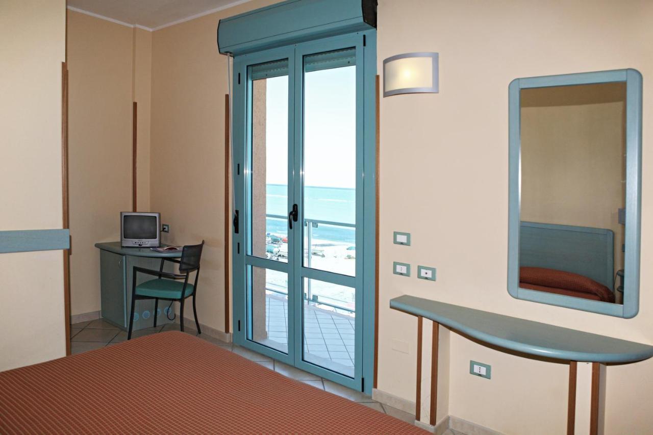Abbazia Club Hotel ماروتّا الغرفة الصورة